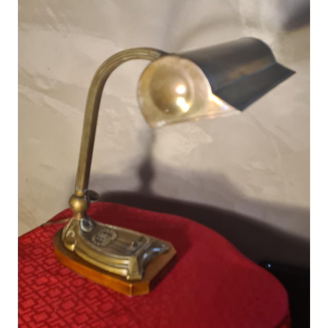 Gold Art Deco Adjustable Notary Desk Lamp in Brass and Varnished Wooden Base, 1920 For Sale - Image 8 of 8