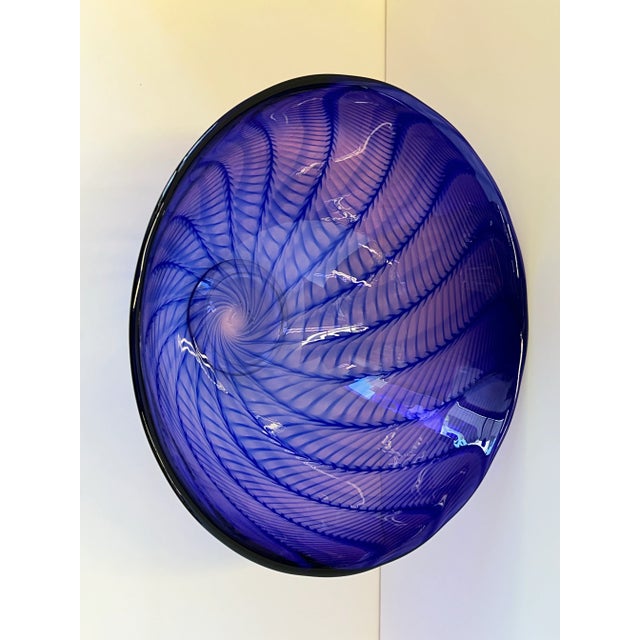 Signed 1991 Robinson Scott Handblown Art Glass Bowl – Iridescent Purple-Blue With Pink Spiral Pattern For Sale - Image 10 of 12