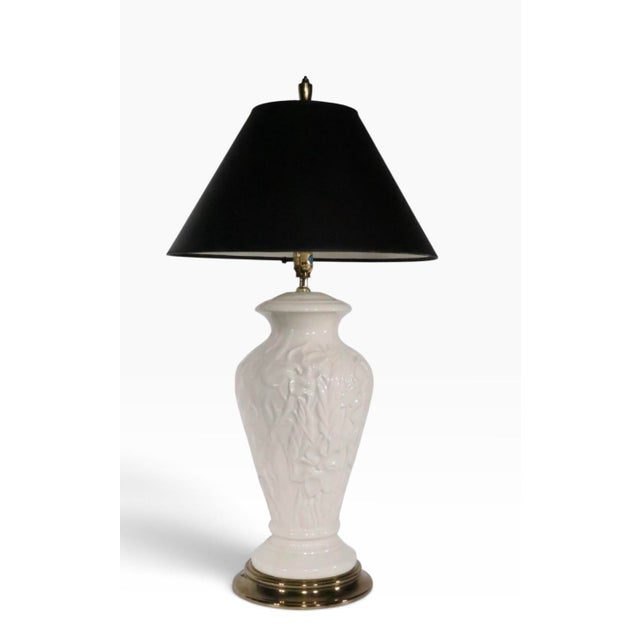 Late 20th Century Decorative White Ceramic Raised Foliate Design Table Lamp For Sale - Image 18 of 18