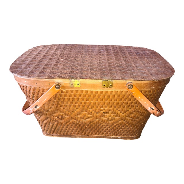 Vintage Woven Diamond Pattern Mid-Century Picnic Basket For Sale