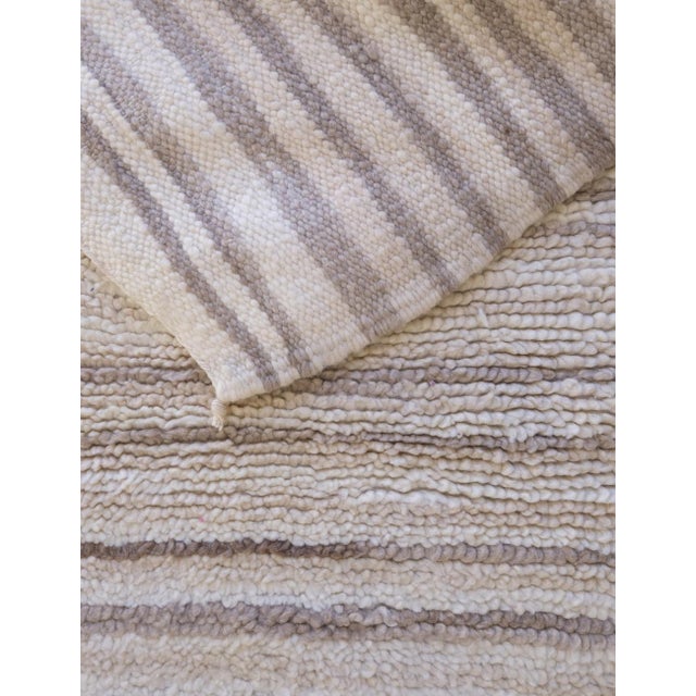2020s Moroccan Kilim Beni Ourain Rug - 5.2 X 3.2 Ft For Sale - Image 5 of 9