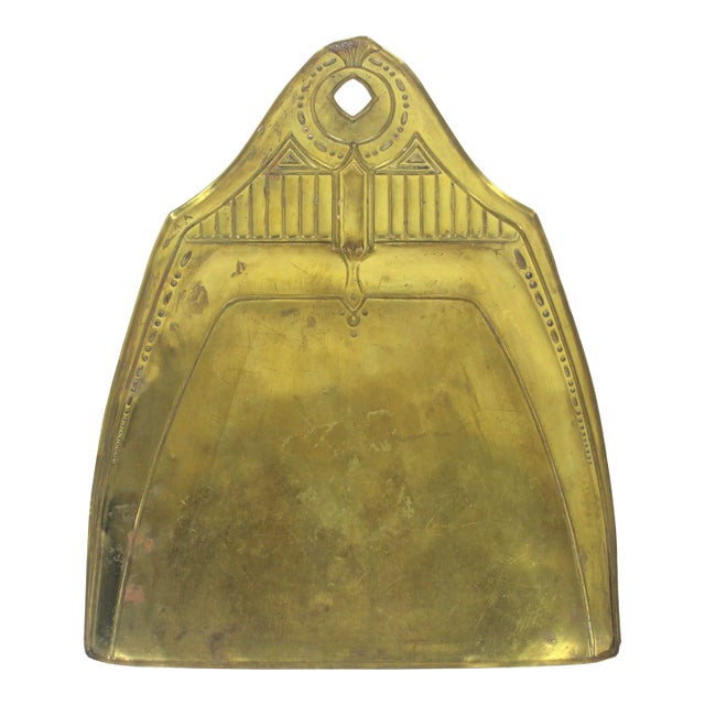 Vintage English Brass Crumb Tray Dustpan Dustpan Table or Floor Sweep Silent Butler Crumber For Sale