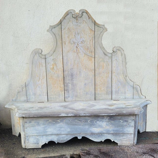 White Castle Entrance Benches with Storage Compartments in Painted Wood, 19th Century, Set of 3 For Sale - Image 8 of 18
