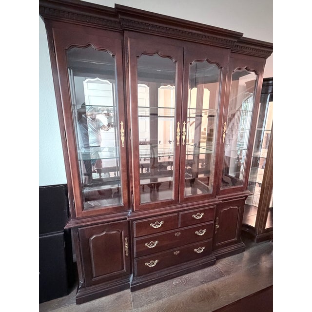 Large Chippendale Mahogany China Cabinet – Mirrored Back, Glass Shelves For Sale - Image 9 of 11