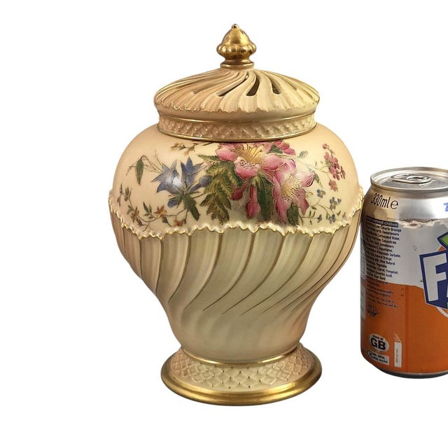 Blush Ivory Covered Pot-Pourri Jar from Royal Worcester, 1903 For Sale - Image 11 of 12