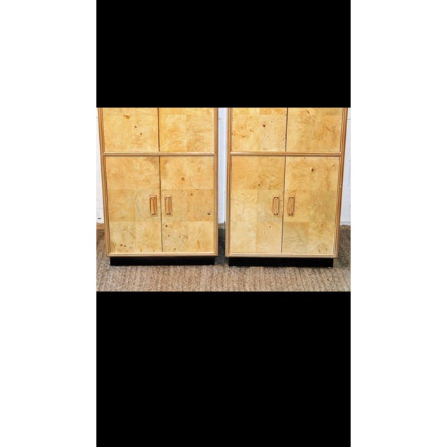 1970s Vintage Henredon Pair Tall Cabinets Dressers in Burl Scene, 2 Pieces, Attributed For Sale - Image 5 of 7
