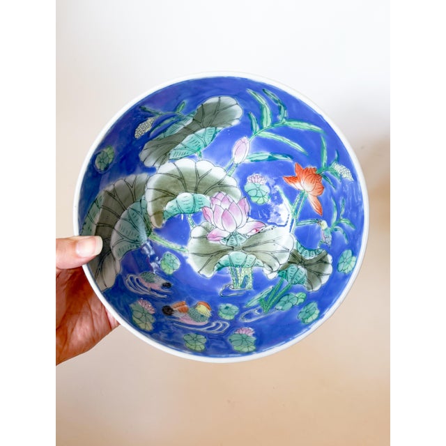 Vintage Chinoiserie Blue Bowl With Lily Pad and Mandarin Ducks For Sale In Dallas - Image 6 of 9
