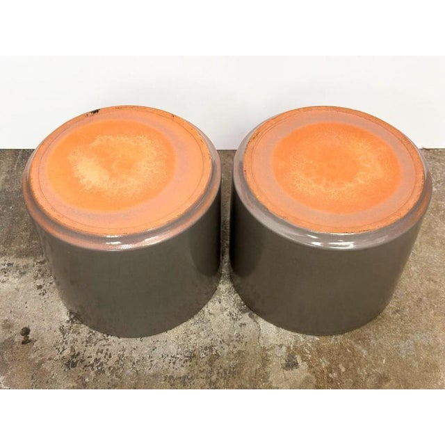 Gainey Pottery 1970s Gainey Gray Glazed Ceramic Planters- A Pair For Sale - Image 4 of 4