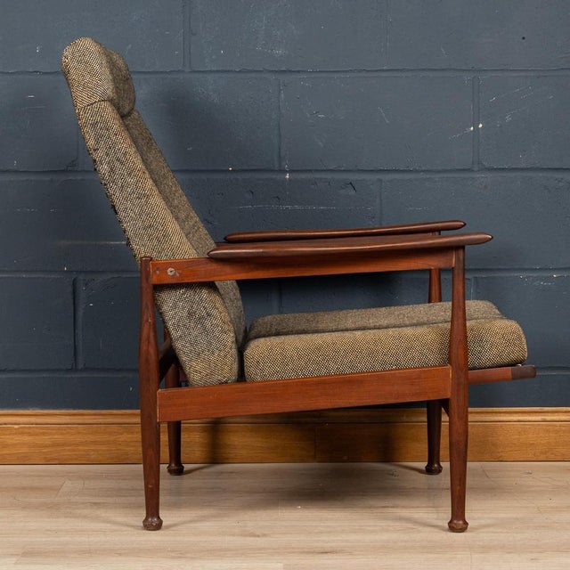 English Manhattan Reclining Armchair by Guy Rogers, 1960s For Sale - Image 9 of 18