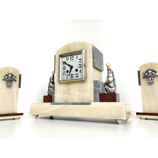 French Art Deco Marble & Onyx Mantel Clock, 1930s, Set of 3 For Sale - Image 12 of 18
