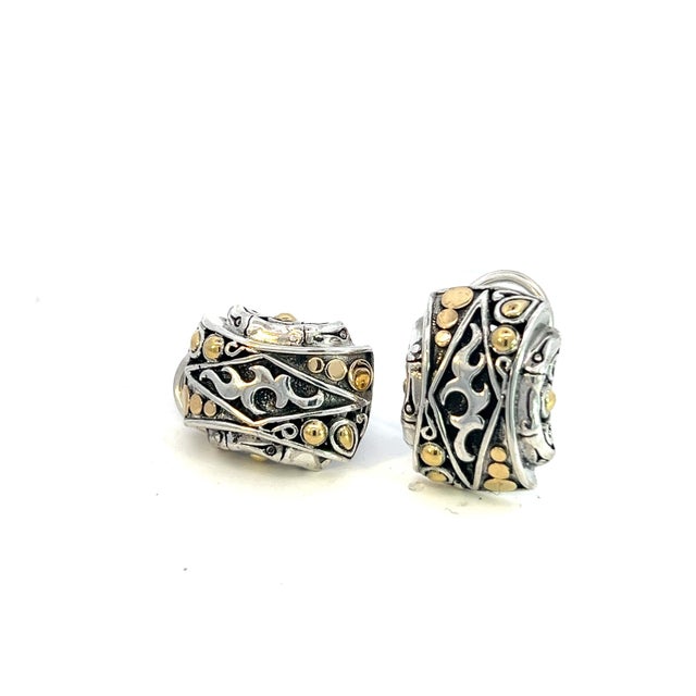 1990s Pair of John Hardy Estate Post Omega Back Earrings Sterling Silver 18k Yellow Gold For Sale In New York - Image 6 of 6