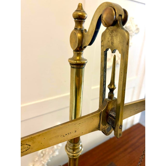Late 19th Century Antique Victorian Apothecary Balance Scales in Brass and Mahogany with Weights from Day & Millward, 1880, Set of 10 For Sale - Image 5 of 14