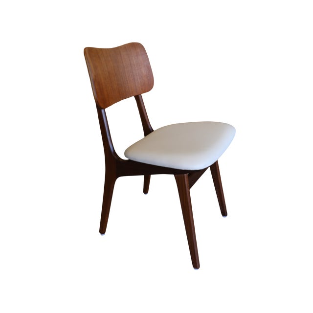 An absolutely wonderful chair that almost feels like a small work of art, the kind of furniture you can never get enough...