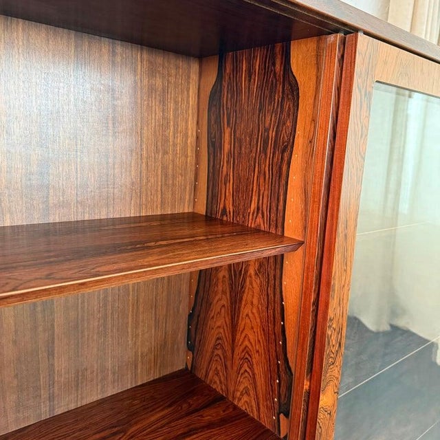 1960s Danish Modern Rosewood Glass Front Display Cabinet Bookcase by Poul Hundevad For Sale - Image 11 of 12