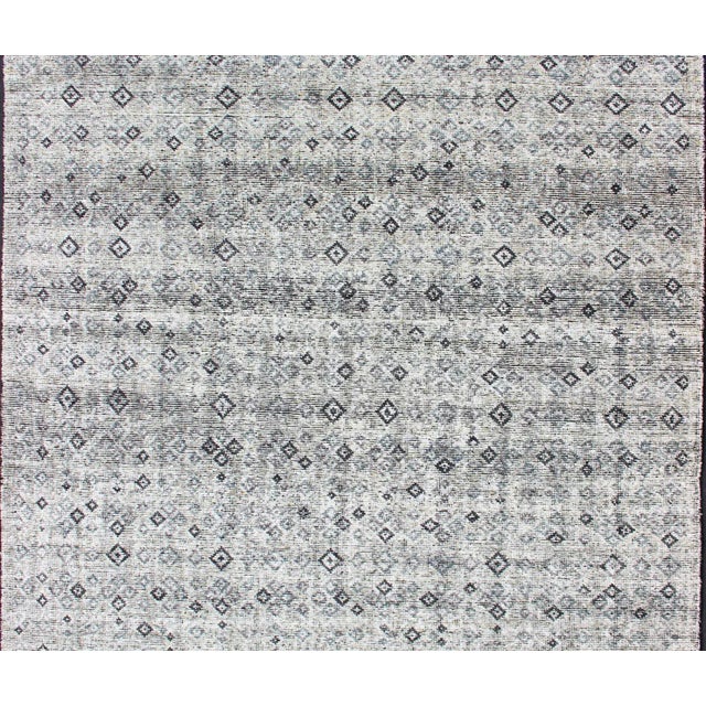 Modern Rug With Subtle Diamond Pattern in Soft Gray With Ivory 8'5 X 9'10 For Sale - Image 9 of 14