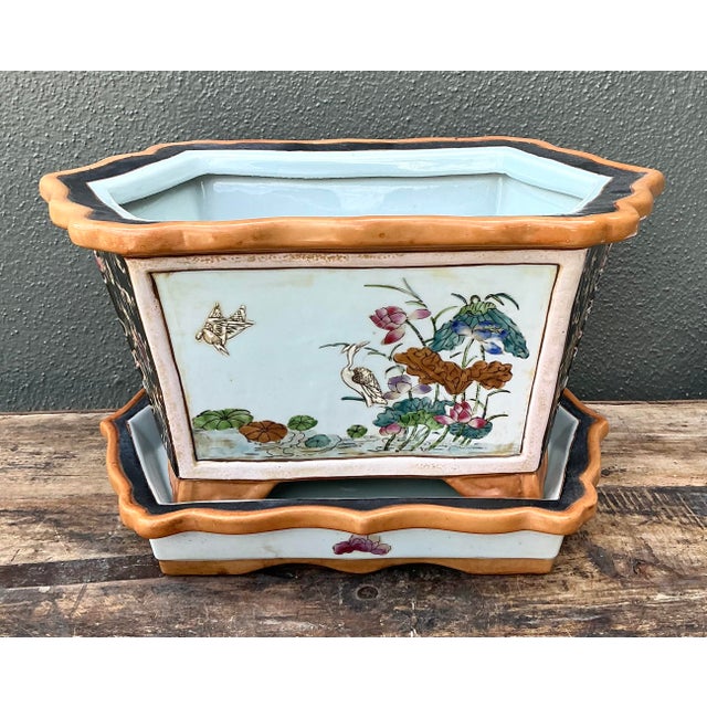 This striking vintage Chinoiserie planter is an exquisite example of classical Oriental-inspired design, blending...