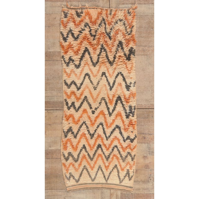 Vintage Azilal Moroccan Rug, 02'08 X 06'04 For Sale - Image 10 of 10