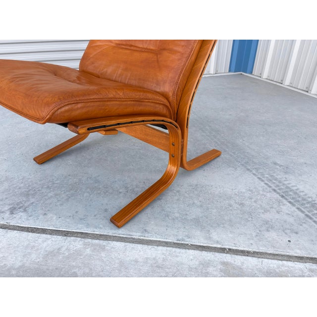 1960s Pair of Danish Modern "Siesta" Lounge Chairs Attributed to Westnofa For Sale - Image 9 of 12