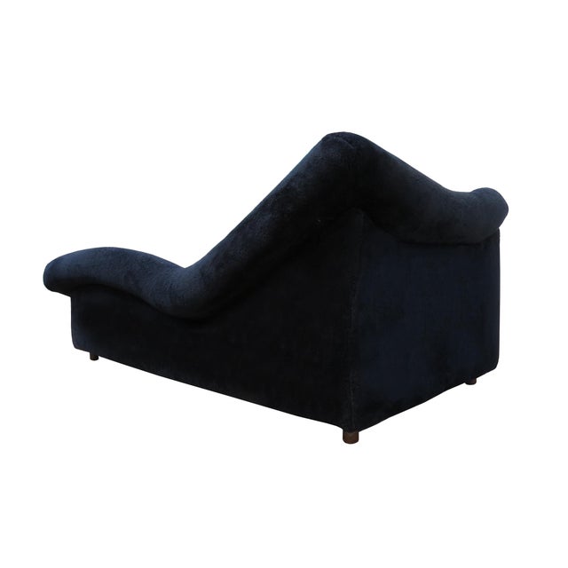 1970s Vintage Sculptural Platform Base Button Tufted Chaise For Sale - Image 9 of 13