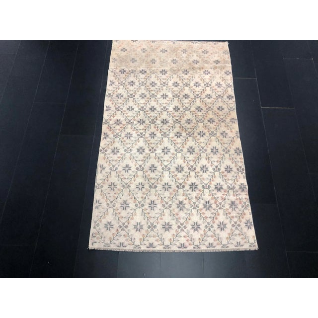 1960s Handmade wool and cotton rug in Turkish Anatolia Carpet, Vintage Oushak Rug, Turkish Vintage Anatolian Rug, Handmade...