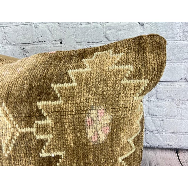 Turkish 20 x 20 Rug Pillow Tranquil Lagoon Turkish Pillow Cushion Cover For Sale - Image 3 of 4