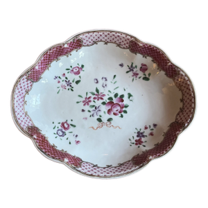 Antique 18th Century Chinese Export Porcelain Quatrefoil Dish in Famille Rose Glaze