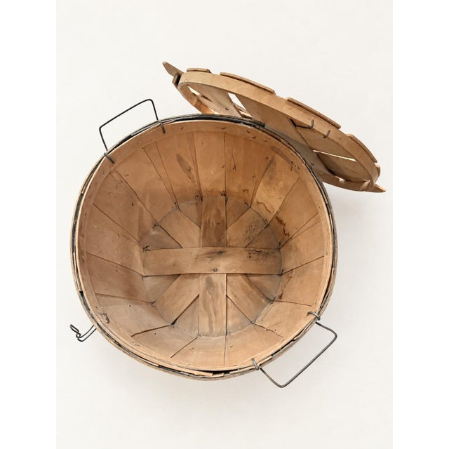 Early 20th-Century F. E. Prince Co. Texas Half-Bushel Wooden Produce Basket For Sale - Image 9 of 10