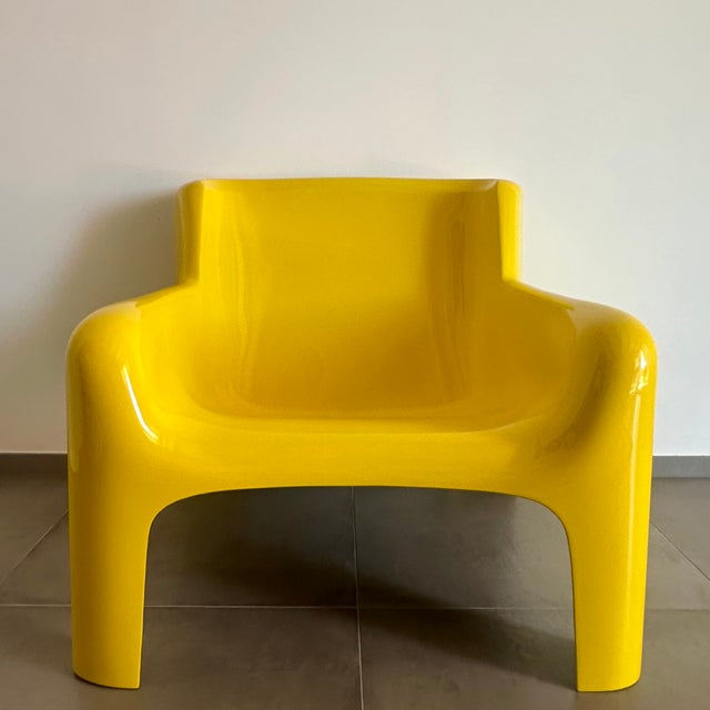 Yellow Fiberglass Gaia Armchair by Carlo Bartoli for Arflex, 1967 For Sale - Image 8 of 11