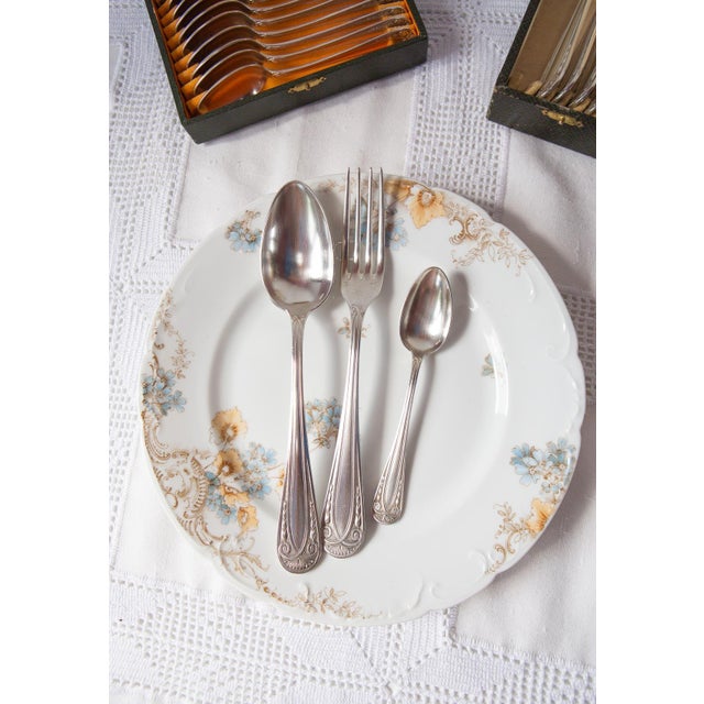 French Art Deco Cutlery Service for 12 with T C Initials from Apollo, 1930s, Set of 38 For Sale - Image 11 of 11