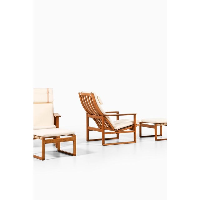 Easy Chairs and Ottomans in Oak and Brass attributed to Børge Mogensen, 1950s, Set of 4 For Sale - Image 3 of 11