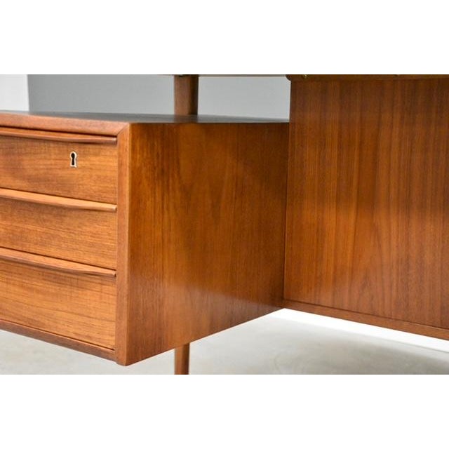 1960s Refinished Danish Modern Teak Floating Desk by Peter Lovig Nielsen For Sale In Boston - Image 6 of 10