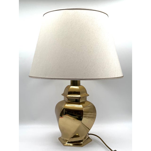 An elegant and high-quality table lamp from the Italian manufacturer Gomiero, renowned for its luxurious lighting with an...
