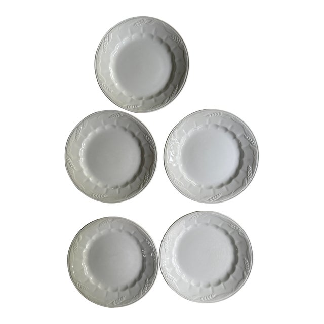 1950s Set of Five (5) Royal Crownford Wheat Ironstone 8” Plates, Made in England, Embossed White Ironstone Dinnerware For Sale