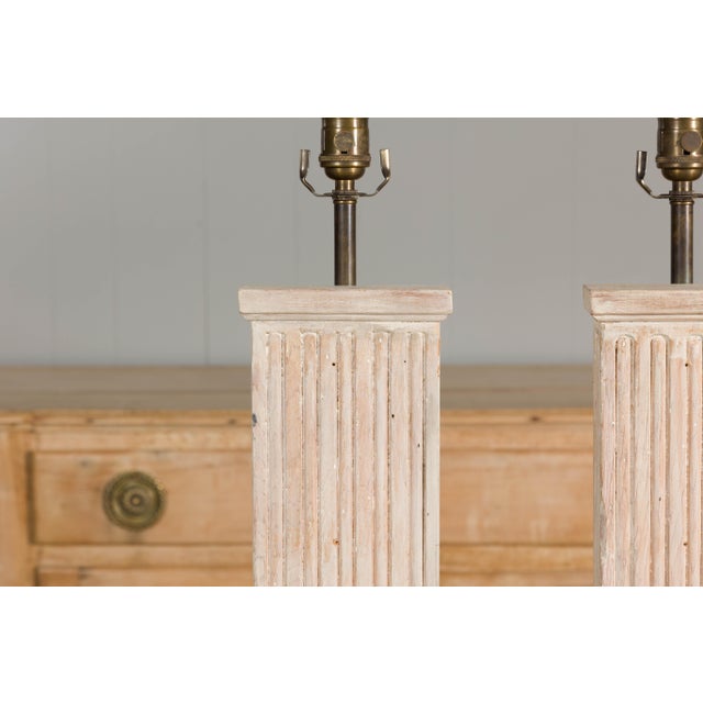 Mid 20th Century Mid Century Modern Italian Carved Pine Pilaster Table Lamps on Lucite Bases - a Pair For Sale - Image 9 of 12