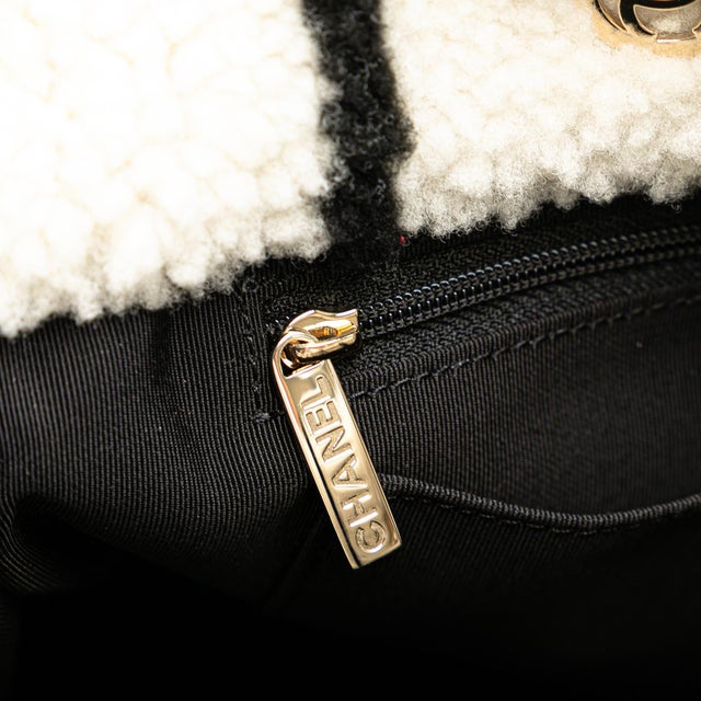 Chanel Grid Shearling Shopping Tote Tote Bag | Chairish