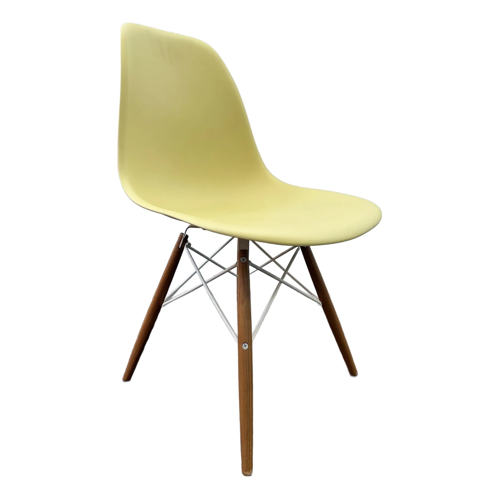 Herman Miller Eames Molded Plastic Side Chair With Dovel-Legs