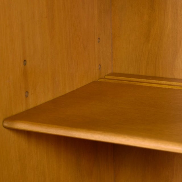 1950s Restored Mid-Century Modern Heywood Wakefield China Cabinet Bookcase on Hairpin Legs For Sale - Image 12 of 14