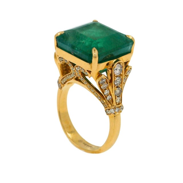 Art Deco Fancy Vivid Green Emerald Shape Square Step Cut Emerald Diamond Cocktail Statement, Size 7 For Sale - Image 3 of 10
