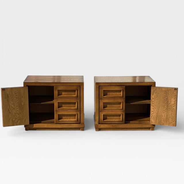 Mid 20th Century Pair of Mid-Century Modern Oak Nightstands With Paneled Drawer Fronts For Sale - Image 5 of 18