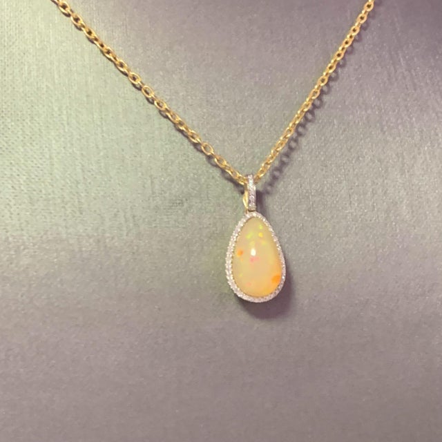 2010s Natural Ethiopian Opal Diamond Necklace 14k Yellow Gold 9.23 TCW Certified For Sale - Image 5 of 10