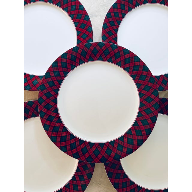 A striking set of six vintage dinner plates in the classic Tartan pattern by Sasaki, designed by Charles Roberts. The bold...