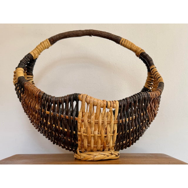Mid 20th Century Folk Art Tricolored Gathering Basket For Sale - Image 5 of 10