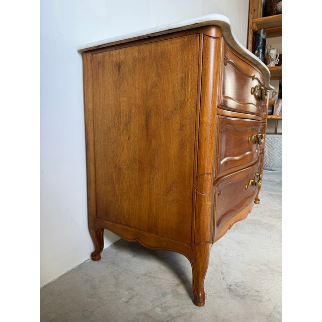 Wood 1960s Vintage French Provincial Louis XV Style Walnut & White Marble Top Three-Drawer Commode For Sale - Image 7 of 17