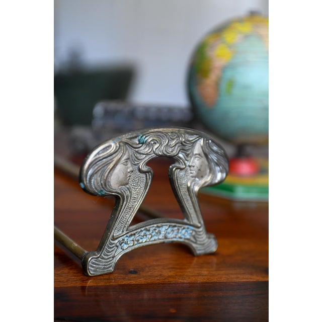 1910s Art Nouveau Brass Bookends Book Rack Adjustable Length Telescoping Judd Co. Twin Maidens Original Paint For Sale - Image 10 of 10