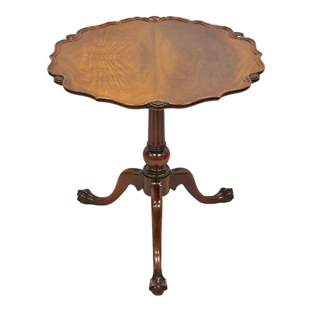 Early 20th Century Vintage Mahogany Chippendale Georgian Style Round Pie Crust Pedestal Side Table For Sale