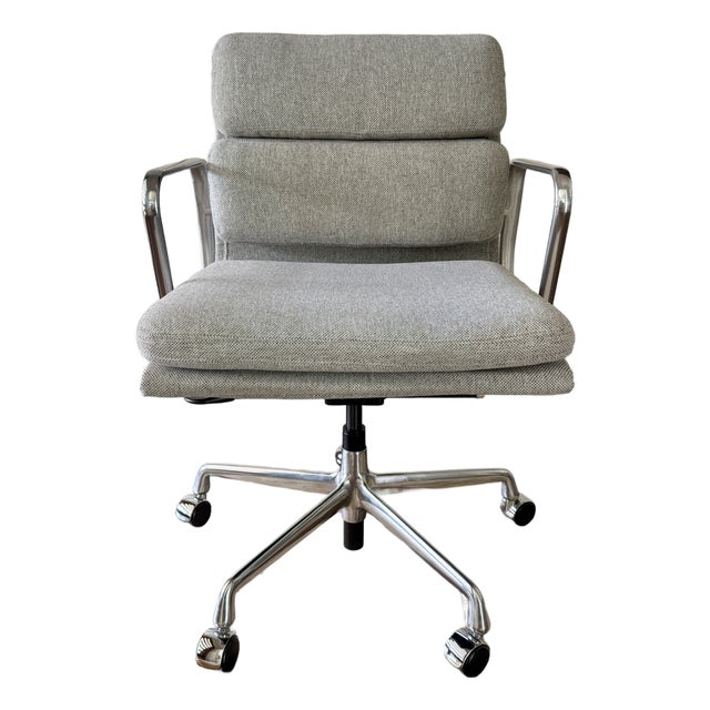 Herman Miller Eames Soft Pad Height Management Chair For Sale