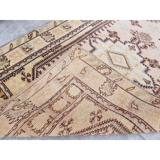 Tan Small Pink & Brown Aztec Oushak Rug, 1960s For Sale - Image 8 of 11