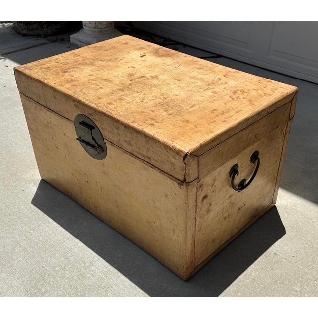 Late 19th Century Chinese Vellum / Parchment Trunk With Original Red Pigskin Interior & Key For Sale - Image 9 of 18