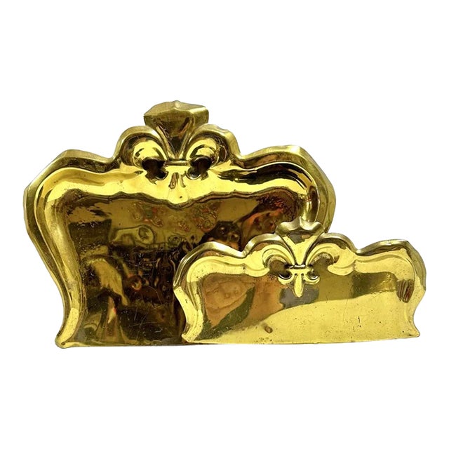Vintage Brass Table Crumber Set – Fleur-De-Lis Decorative Crumb Catcher & Dustpan For Sale