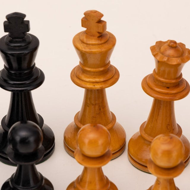Antique English Cased Chess by Staunton, 1950, Set of 33 For Sale - Image 10 of 16